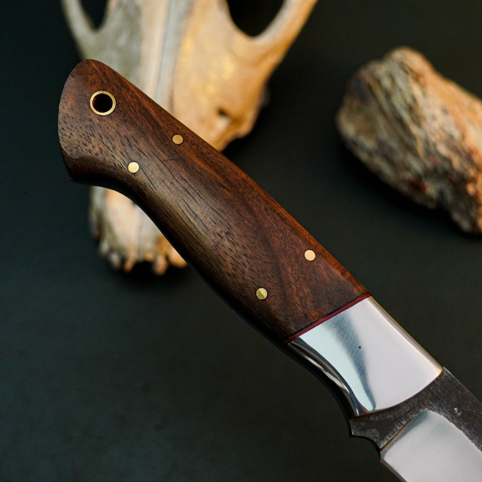 9.1 “ D2 Skinning Hunting Knife Handmade Full Tang Wood Handle Leather Sheath