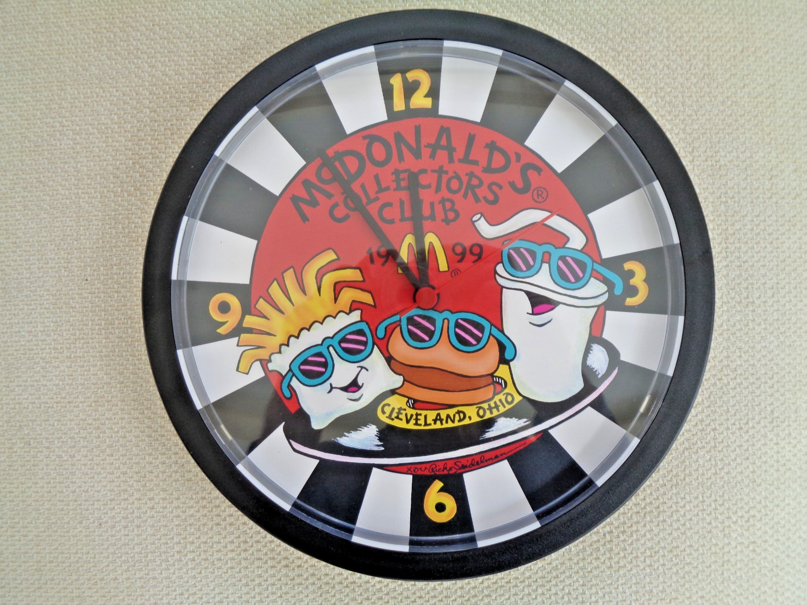Collectors Club 1999 Clock