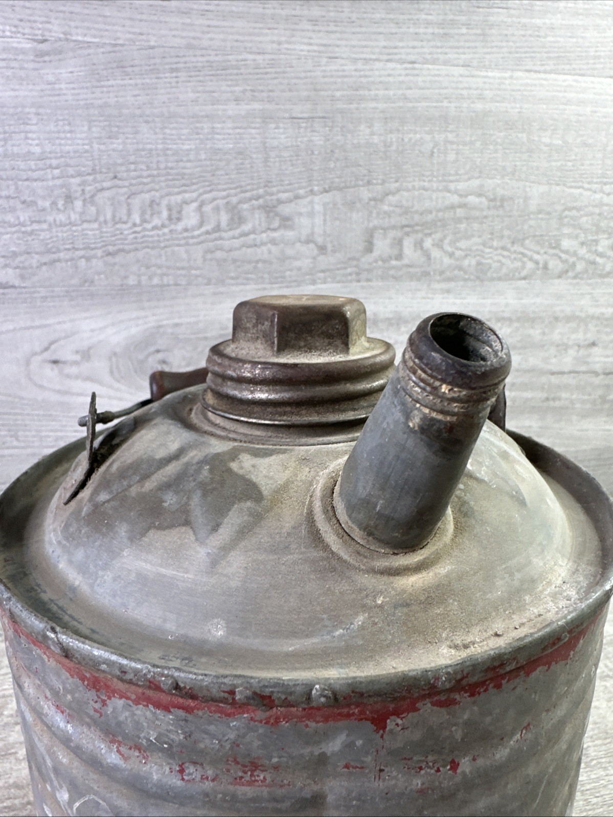 Vintage Oil /Gas Can Galvanized Steel Wood Wire Bail Handle Screw Top 9.5″ Tall