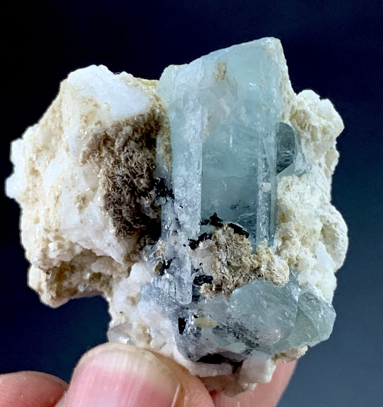 158 Carats Natural Aquamarine Crystal Specimen From Pakistan