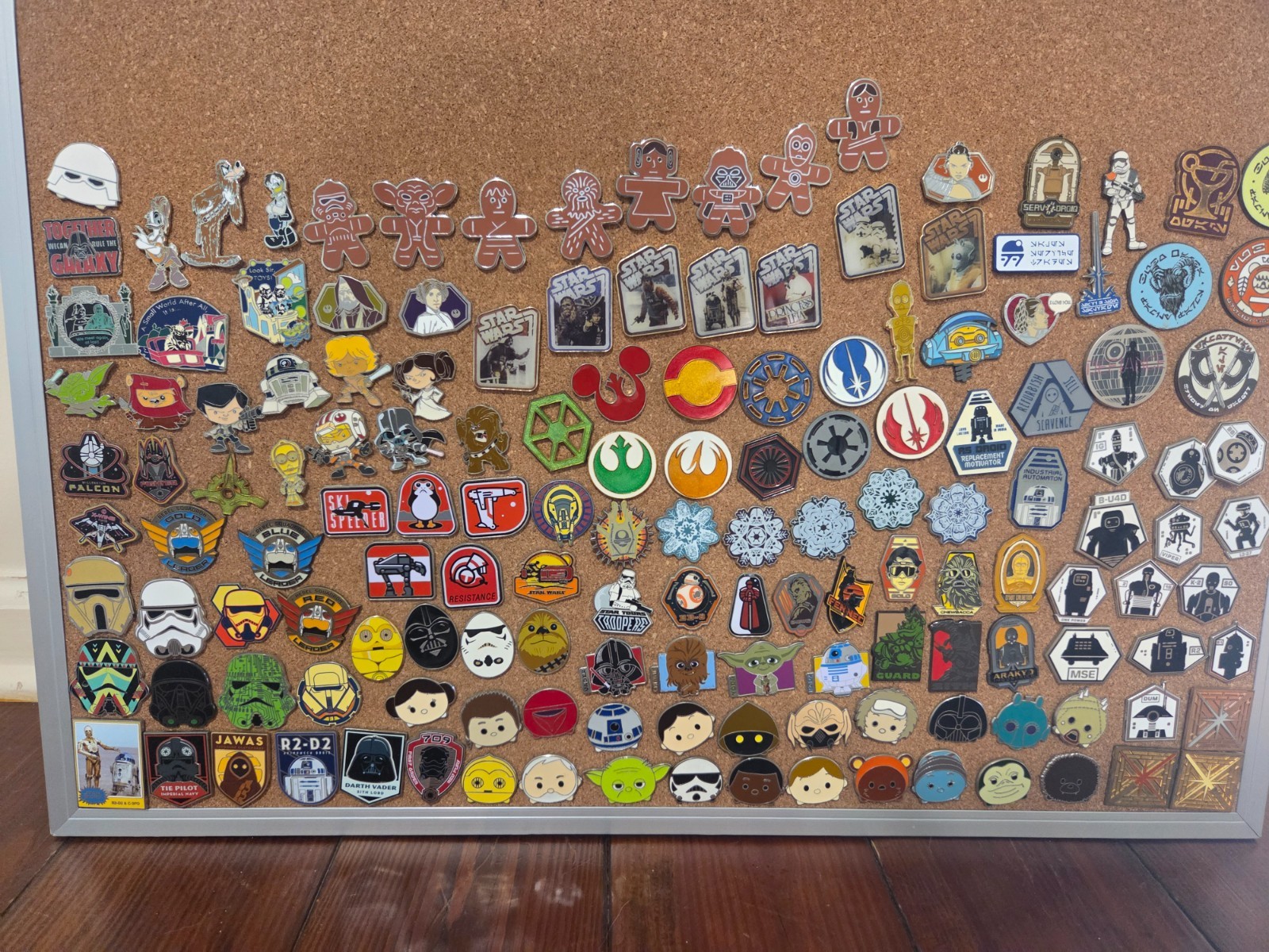 DISNEY PIN TRADING LOT 100, ALL DIFFERENT & TRADABLE – Priority Ship 1-3 Day