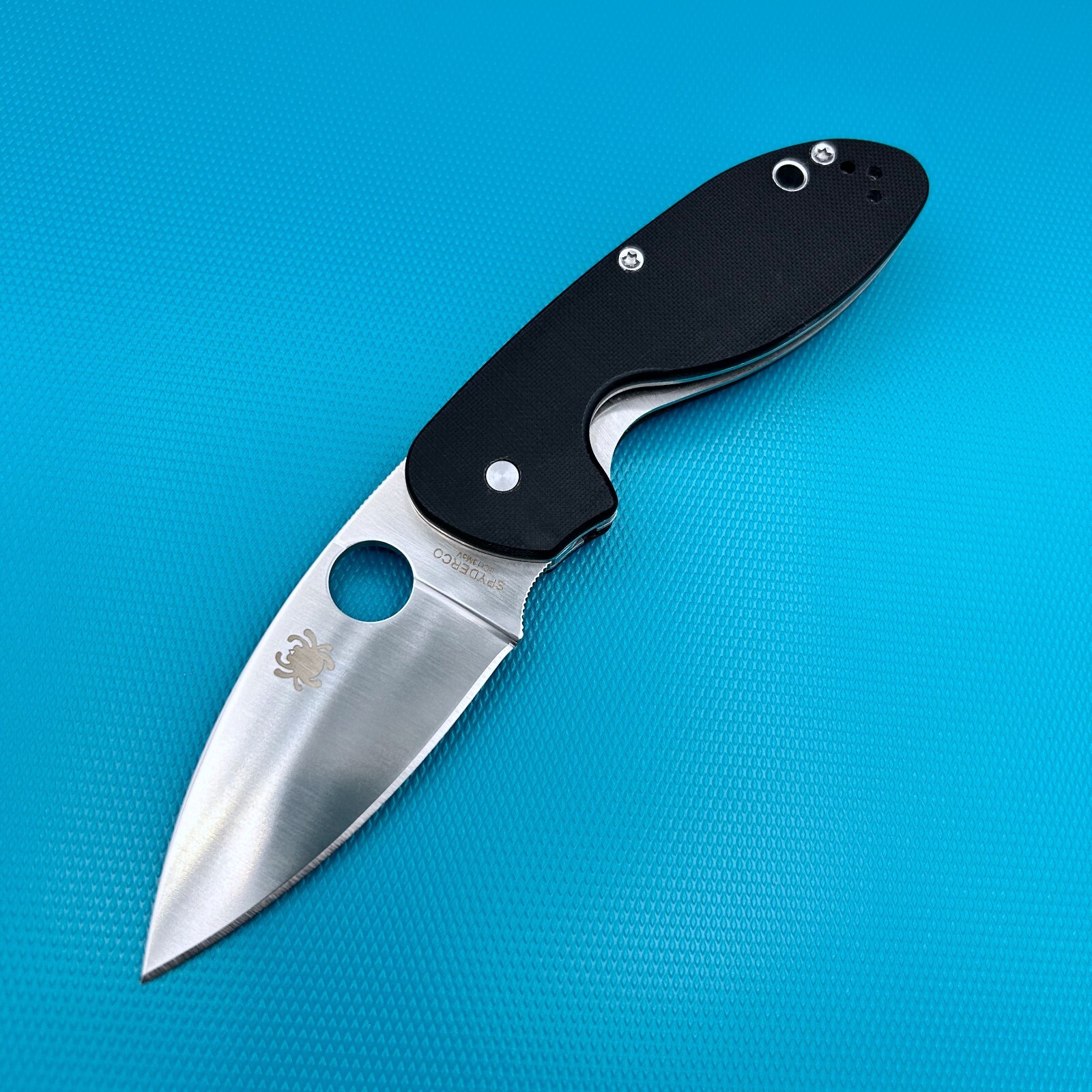Spyderco Efficient C216GP – Plain Edge Linerlock – G10 scales – 8Cr13MoV steel