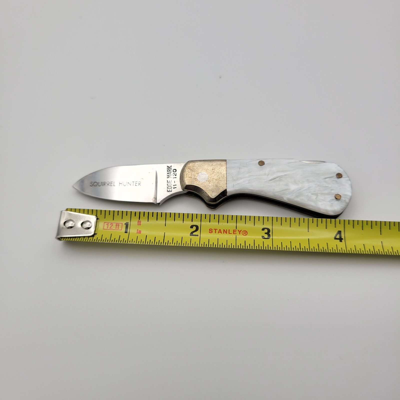 Vintage Edge Mark 11-120 Squirrel Hunter 4″ Pocket Knife Pearl Drop Point Blade.
