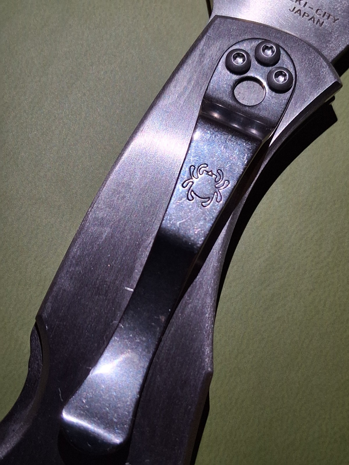 spyderco police stainless Steel Vg-10 Plain Edge Folding Knife