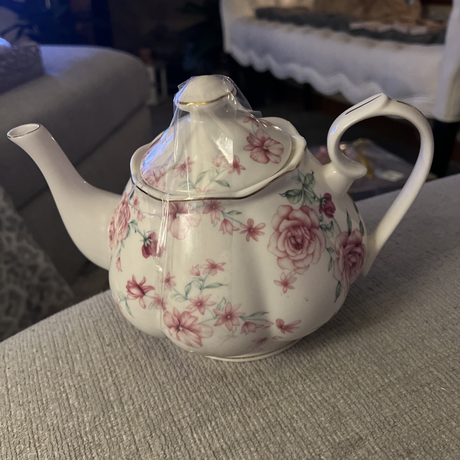 BTaT- Floral Tea Pot 38 oz, White with Pink Roses & Gold Trim, Porcelain Teapot