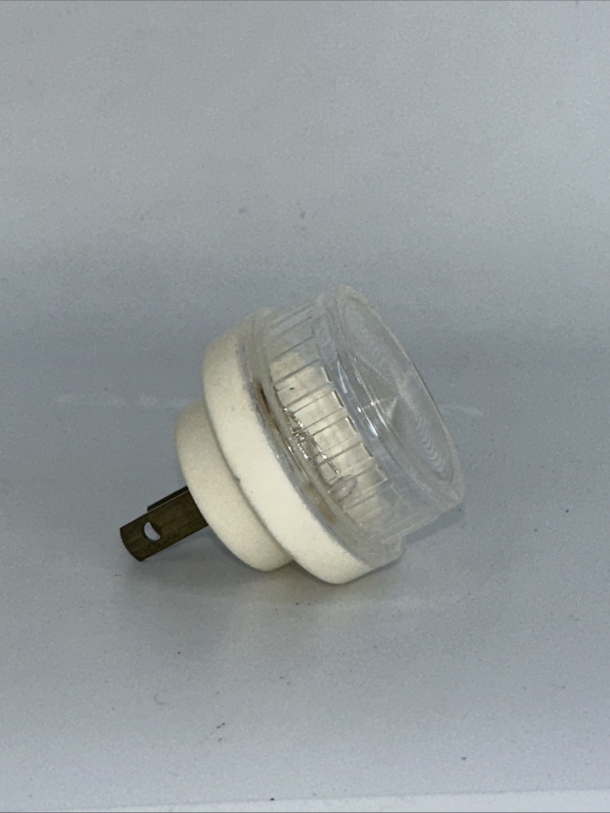 Vintage Plug-In Round Base Night Light 120V 0.3W E144232 Made in Taiwan – Works!