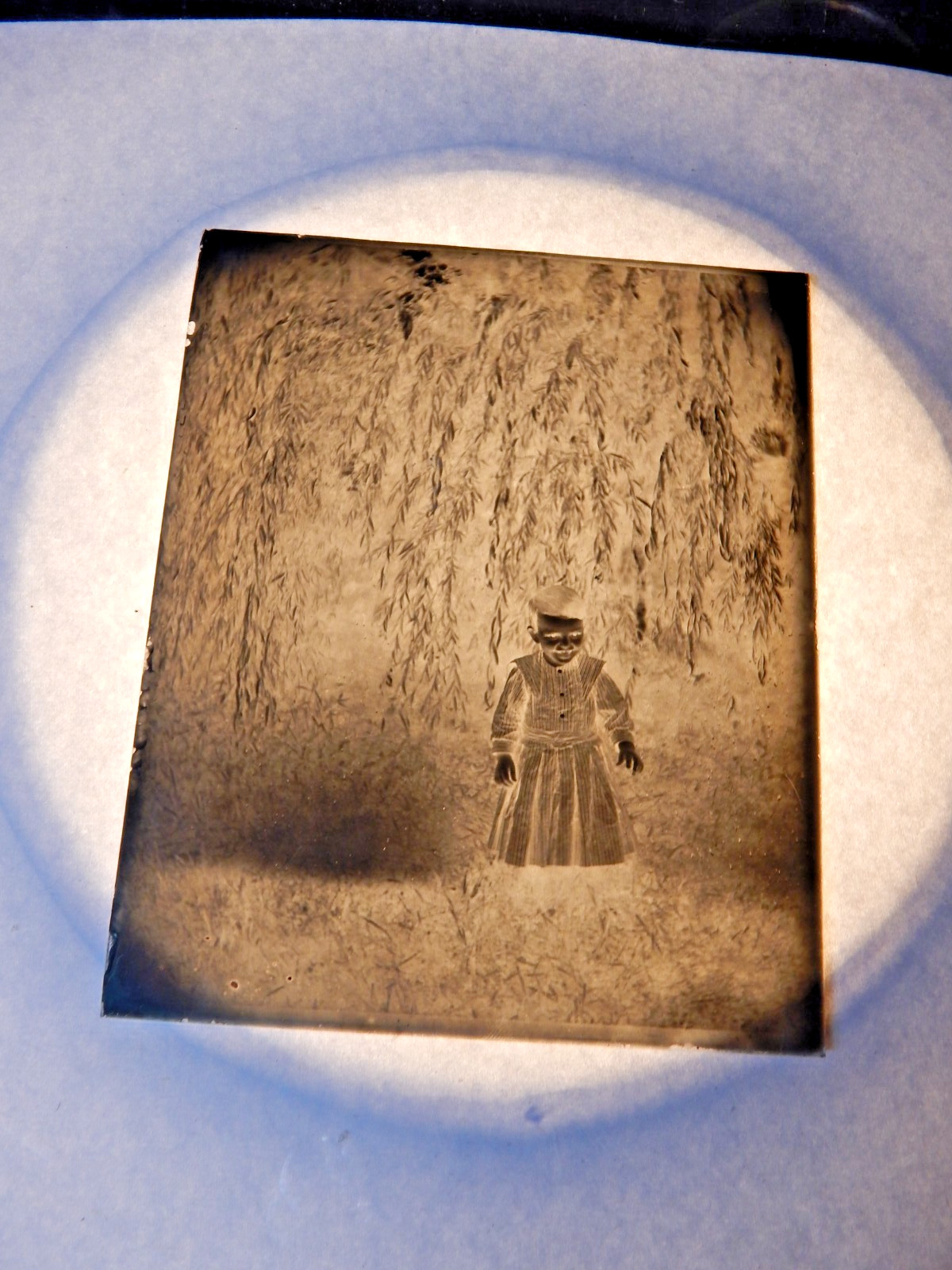 ANTIQUE PHOTOGRAH GLASS NEGATIVE CHILD(?) 5″ x 4″