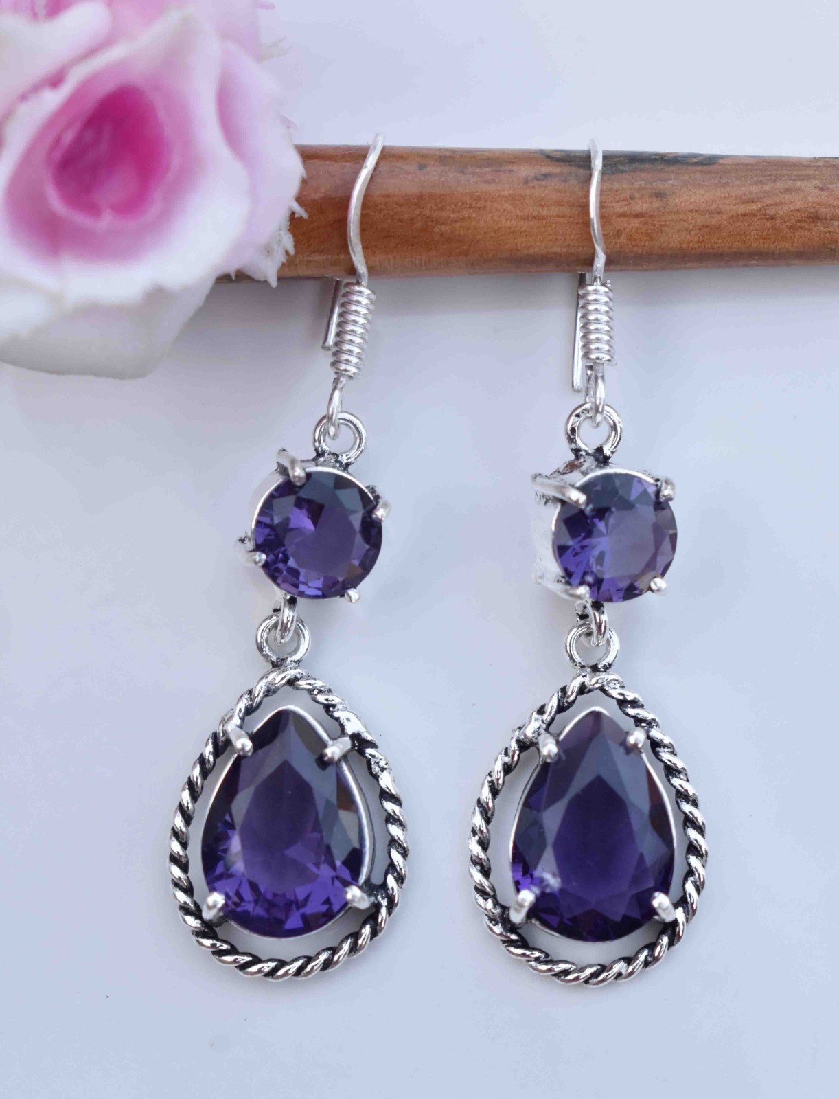 Contemporary Amethyst Dangle Earrings – Elegant Gemstone Beautiful Jewelry „