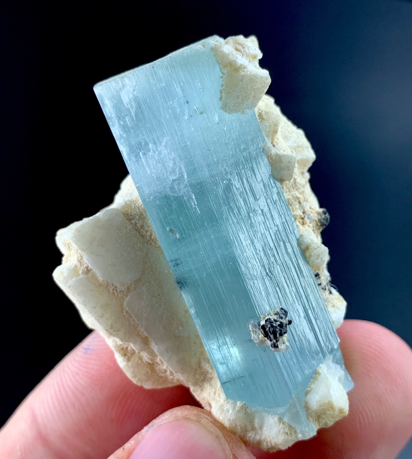 126 Carat Raw Natural Aquamarine Crystal specimen from Skardu, Pakistan