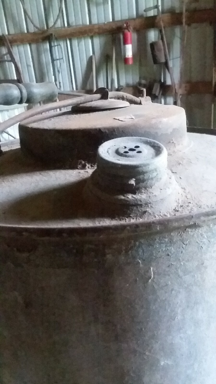 vintage old iron side oil bucket with oil pump 125 galvanized