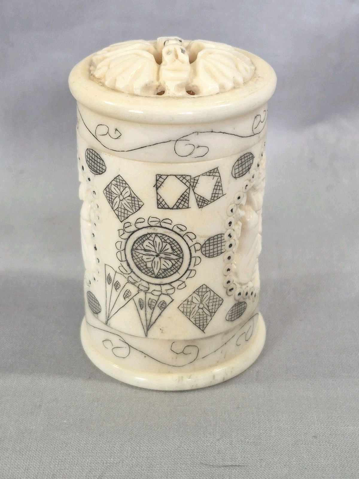 Antique Chinese Scrimshaw Decorated Lidded Canister/Jar