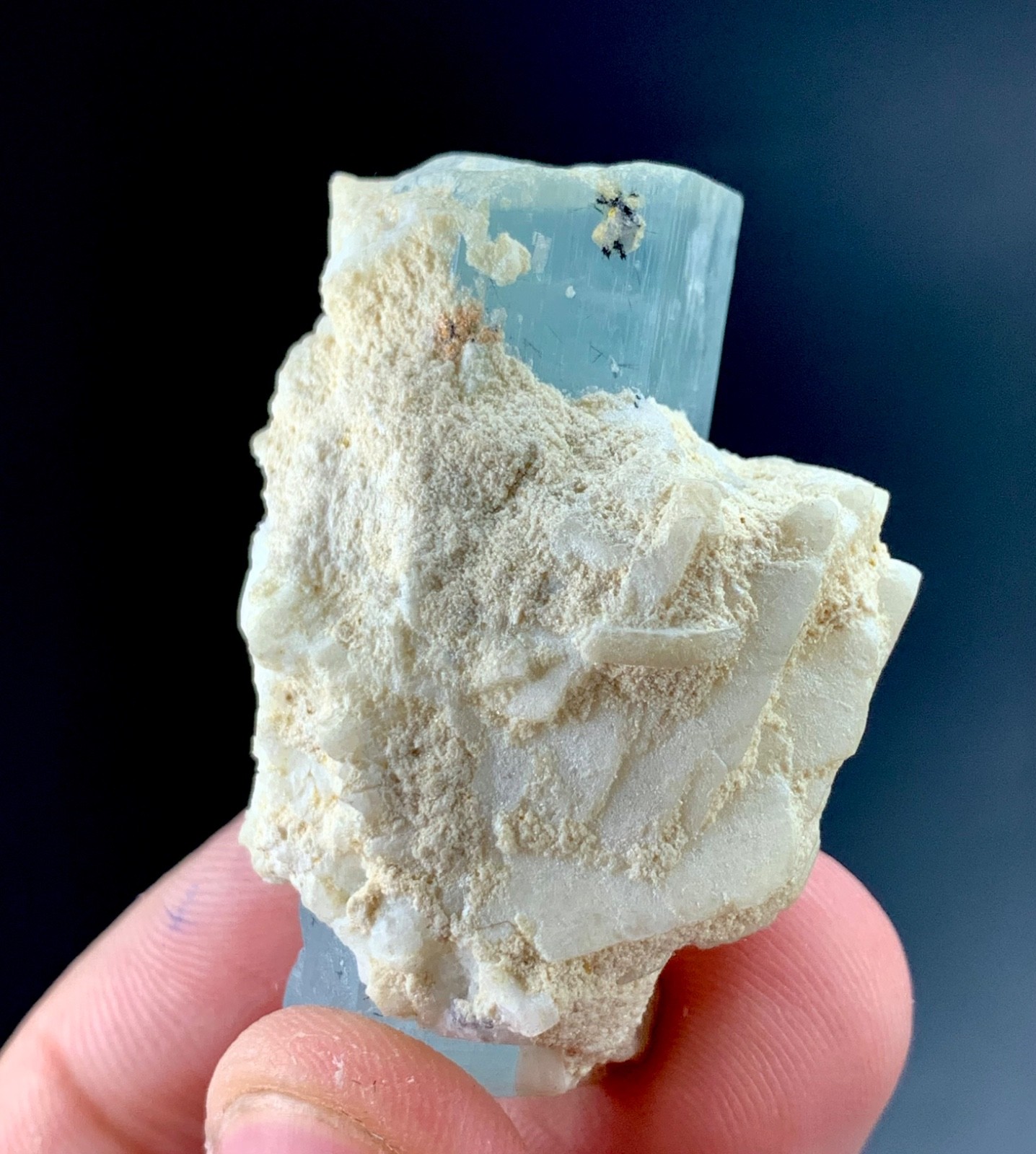 126 Carat Raw Natural Aquamarine Crystal specimen from Skardu, Pakistan