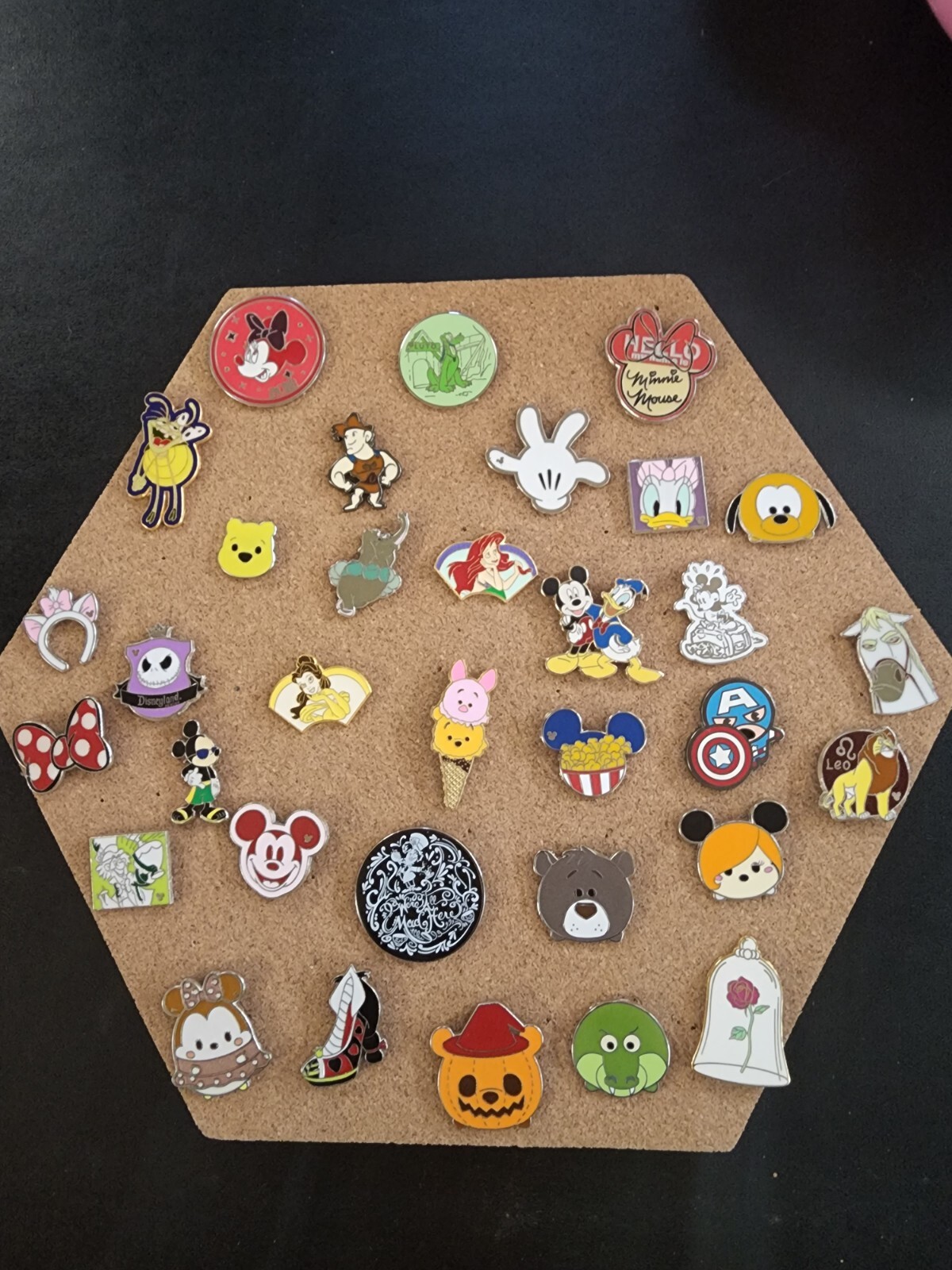 DISNEY PIN TRADING LOT 50, NO DUPLICATES, FREE PRIORITY SHIPPING, 100% TRADABLE