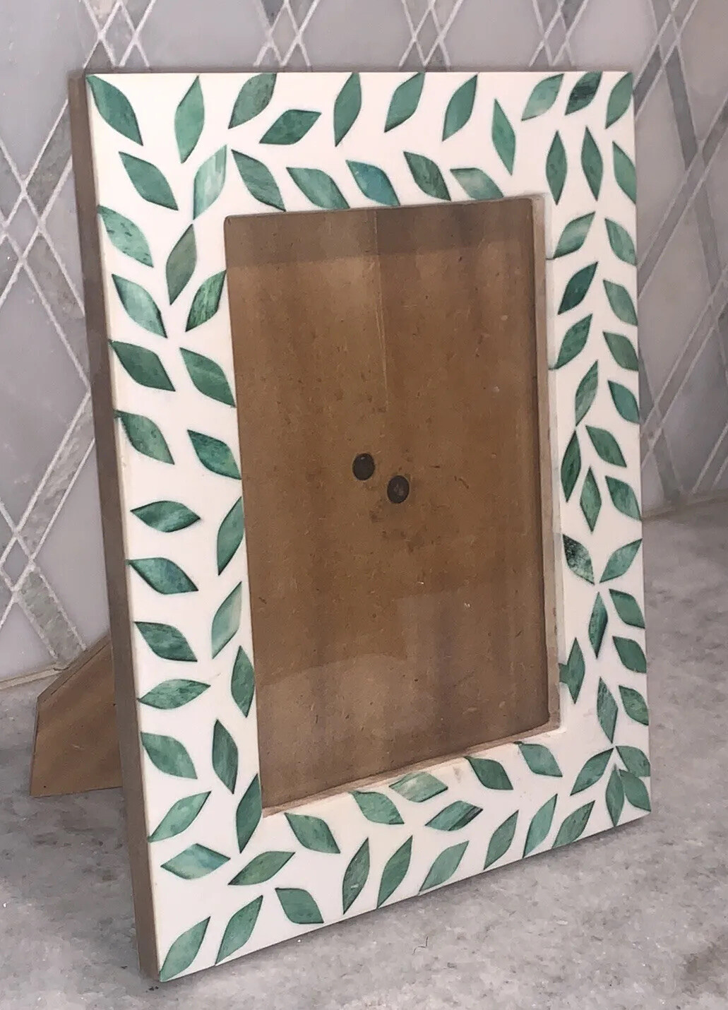 Green Leaf 2014 Wood Photo Frame Picture Portrait 7.5”x9.5” (5”x7”)