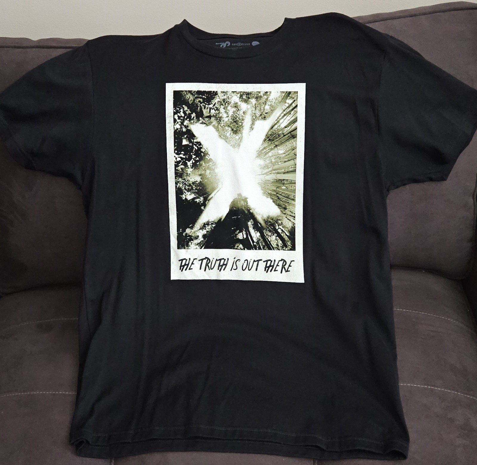 Rare Omaze Survival International The X-Files The Truth Is Out There Shirt New