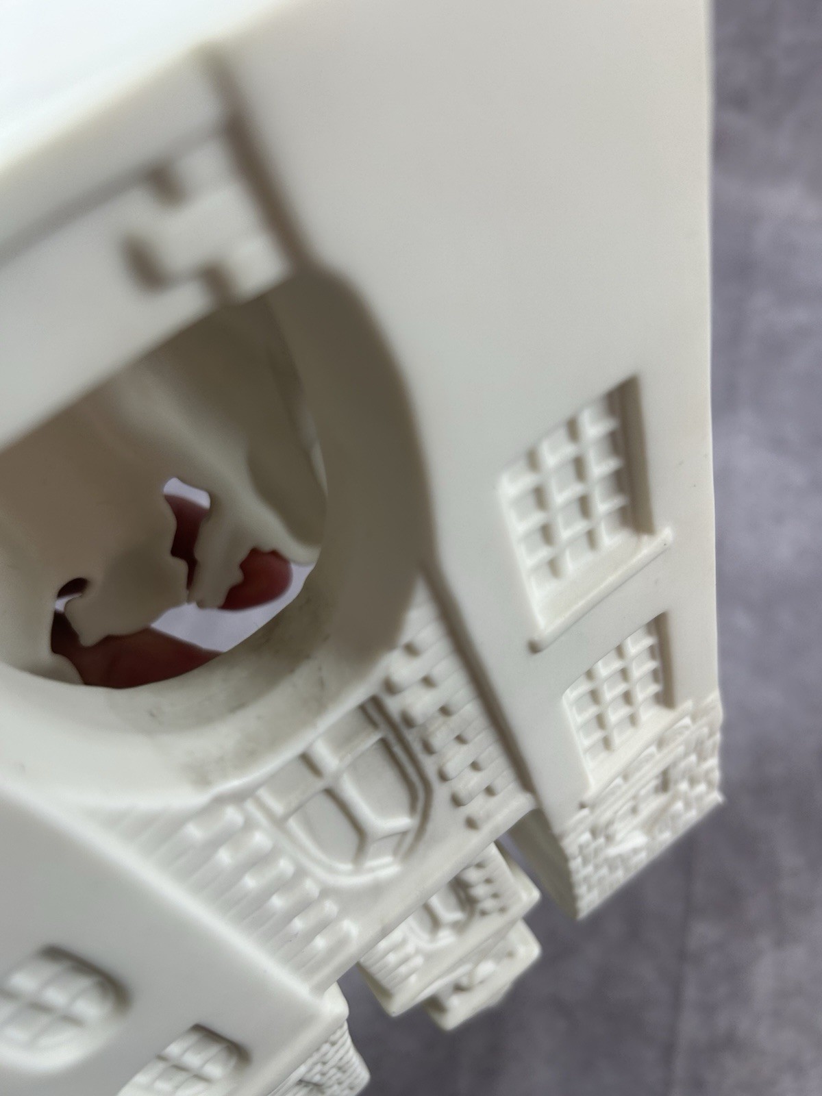 Partylite – CHRISTMAS CAROLERS Tealight Candle Holder White 8” X 5”