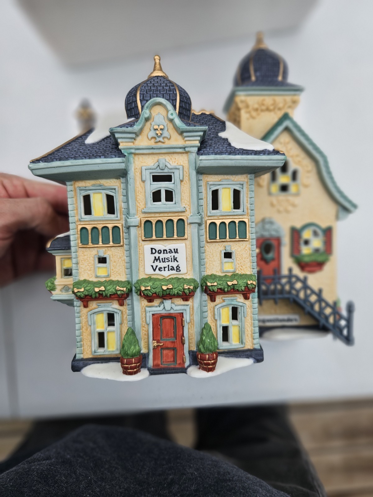 Dept 56 Christmas Alpine Village Danube Music Publisher 56173 Donau Musik Verlag