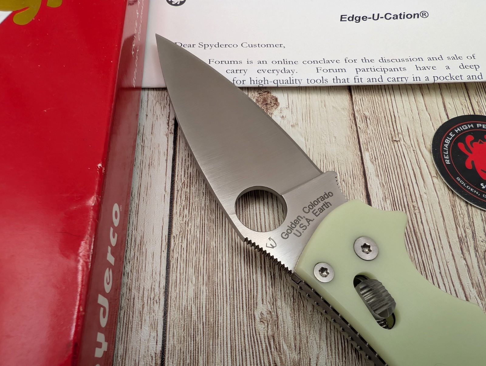 ⚪⚪Spyderco Manix 2 MOONGLOW 🌕 Sprint Run, Discontinued, Rare📬
