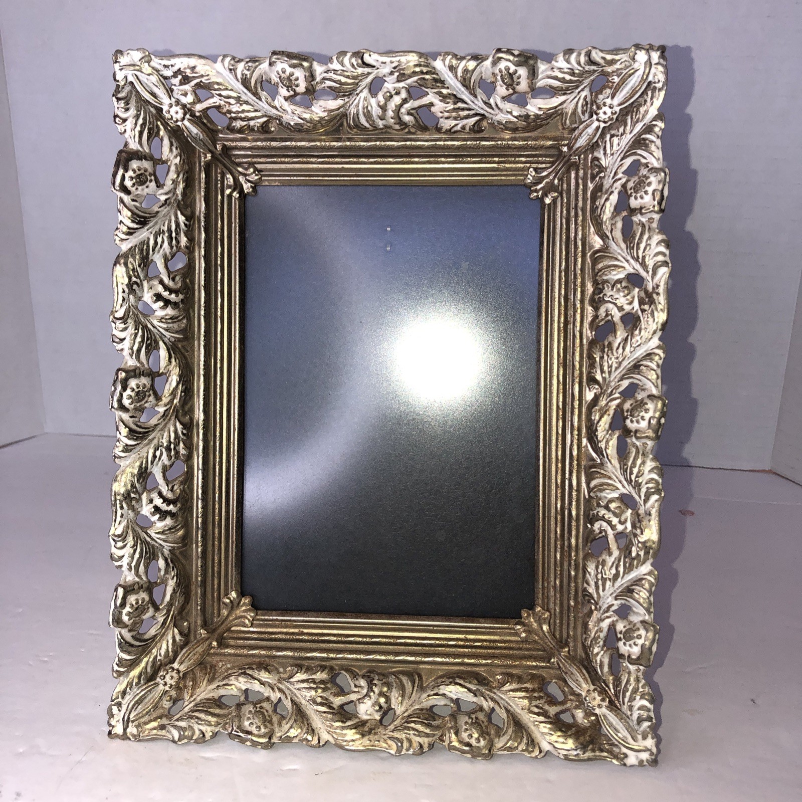 Vintage Hollywood Regency Picture Frame 7.5×9.5 Holds 5×7 Gold White
