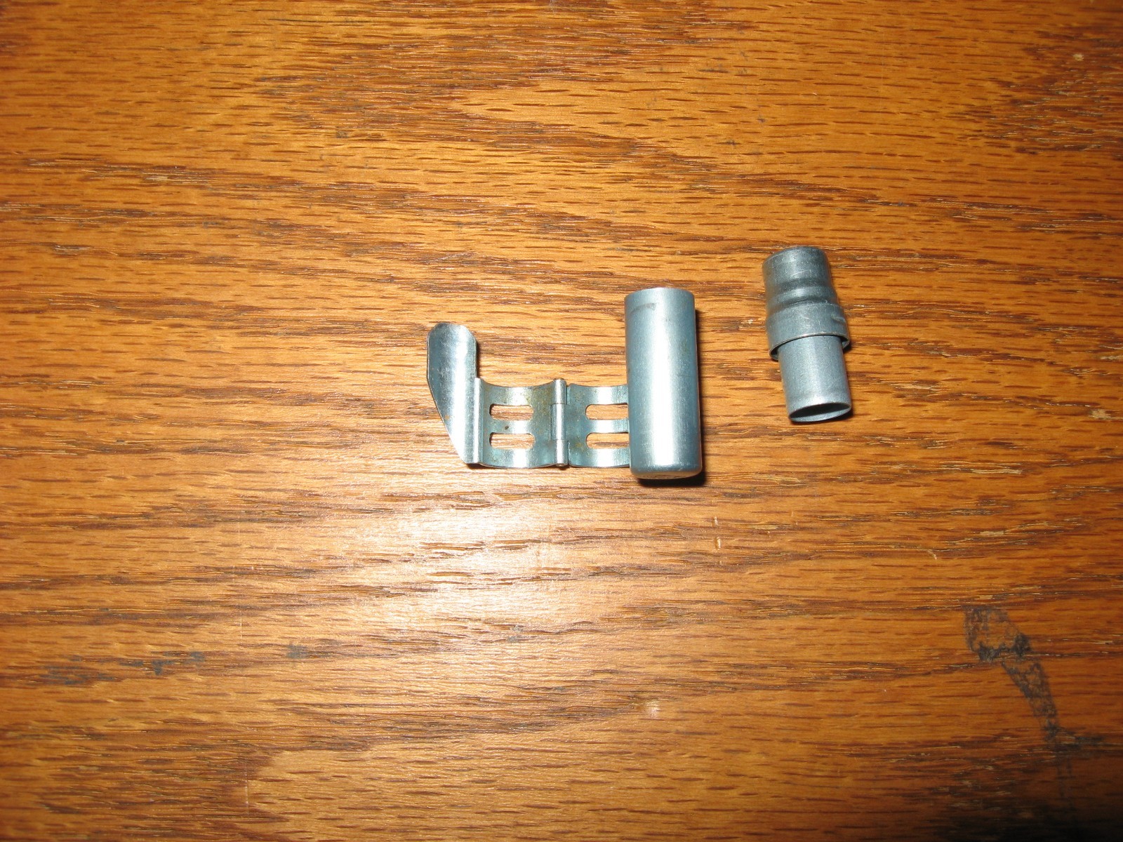 ~~Rare~WWII~(1) Leg Swiss Army Pigeon Message Capsule~~ NOS~~