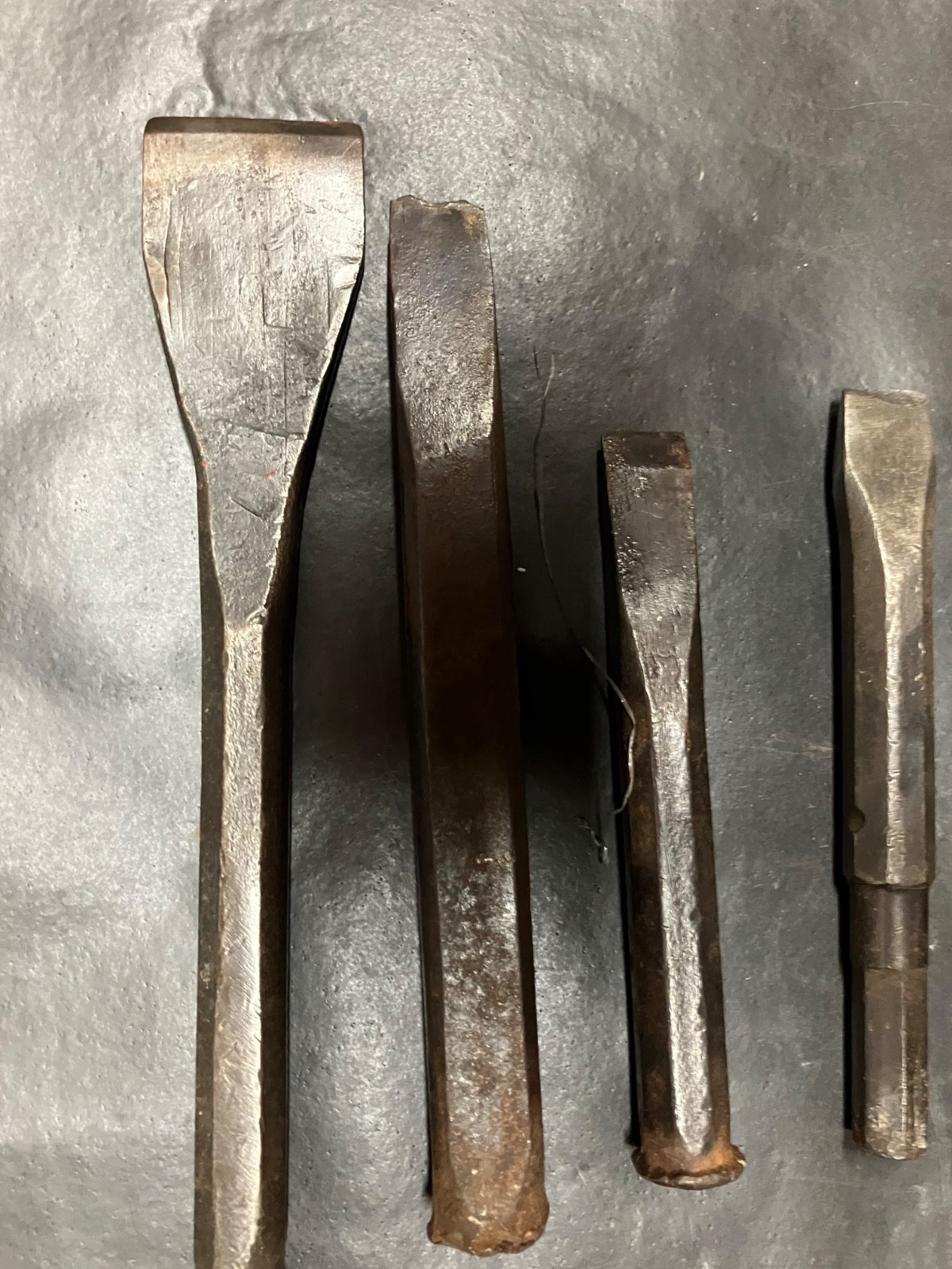 VINTAGE CHISEL AND Punches LOT OF 5 pcs. Unbranded – Used – (i)