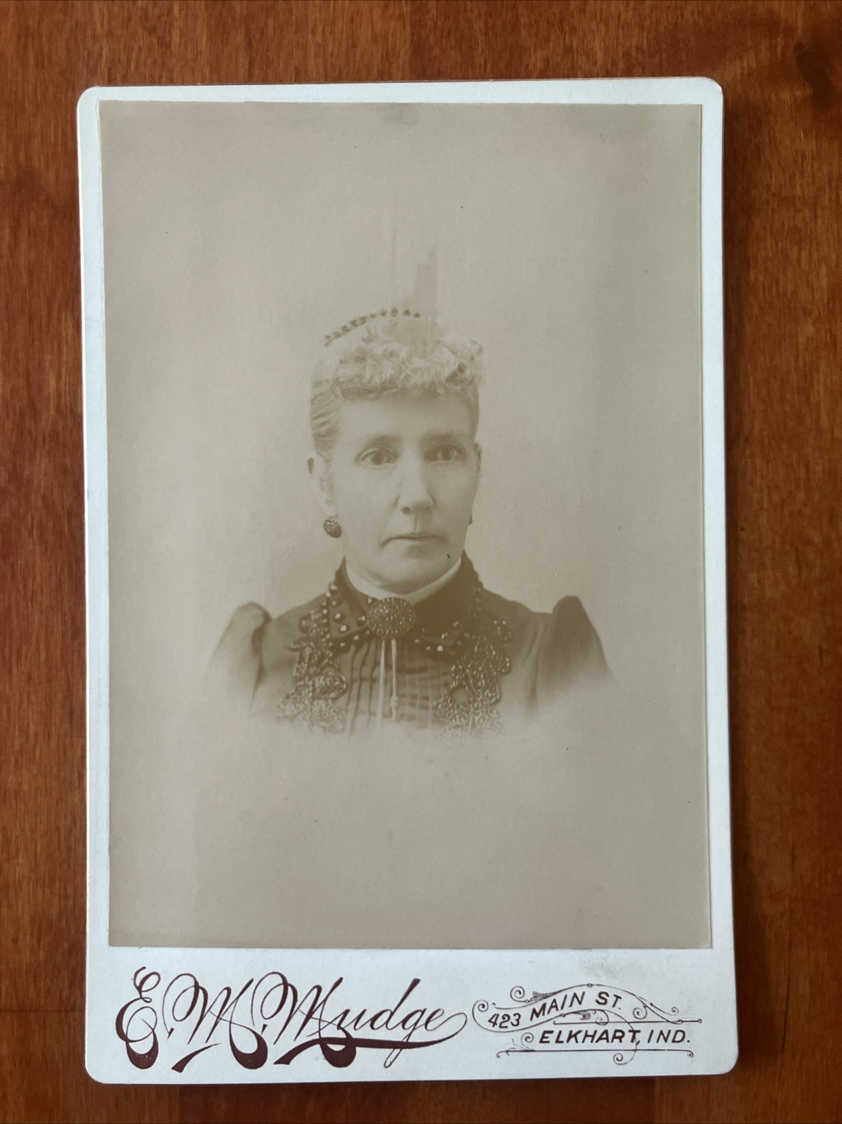 Pretty Woman Earrings And Brooch Cabinet Card Antique Photo Mudge Elkhart IN