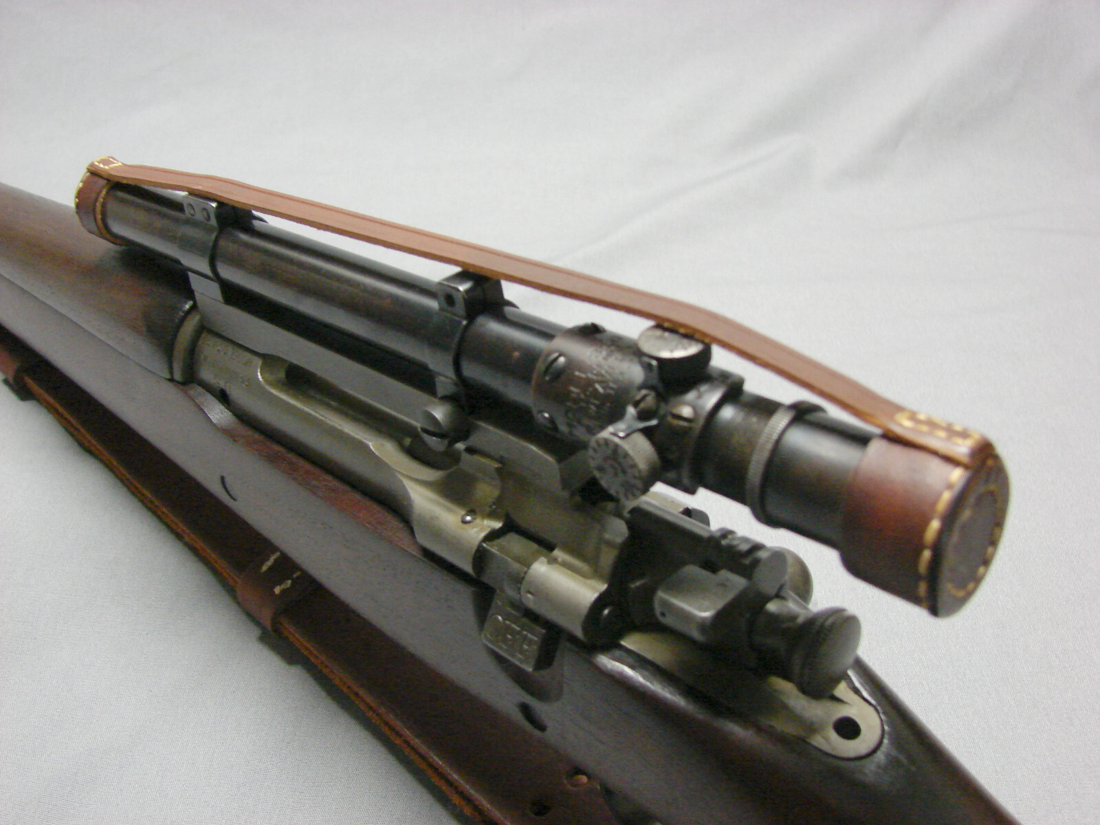 U.S. WW2 SPRINGFIELD M73B1 RIFLE SCOPE LEATHER COVER -REPRODUCTION