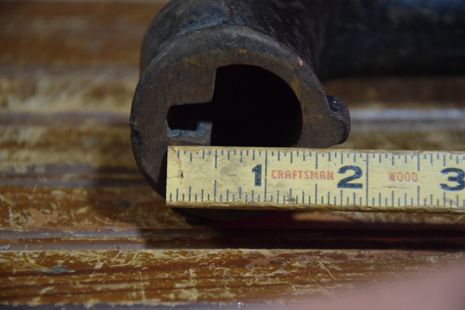 CAST IRON METAL HAND CRANK HANDLE ONE PIECE MACHINED INTERFACE OLD TIMEY DECOR