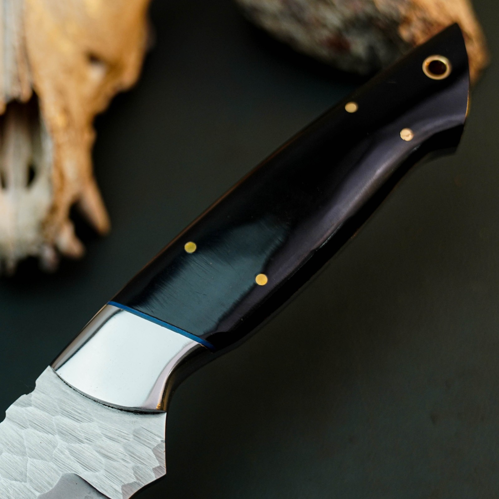 9.8″ D2 Skinning Hunting Knife Handmade Full Tang Resin Handle Leather Sheath
