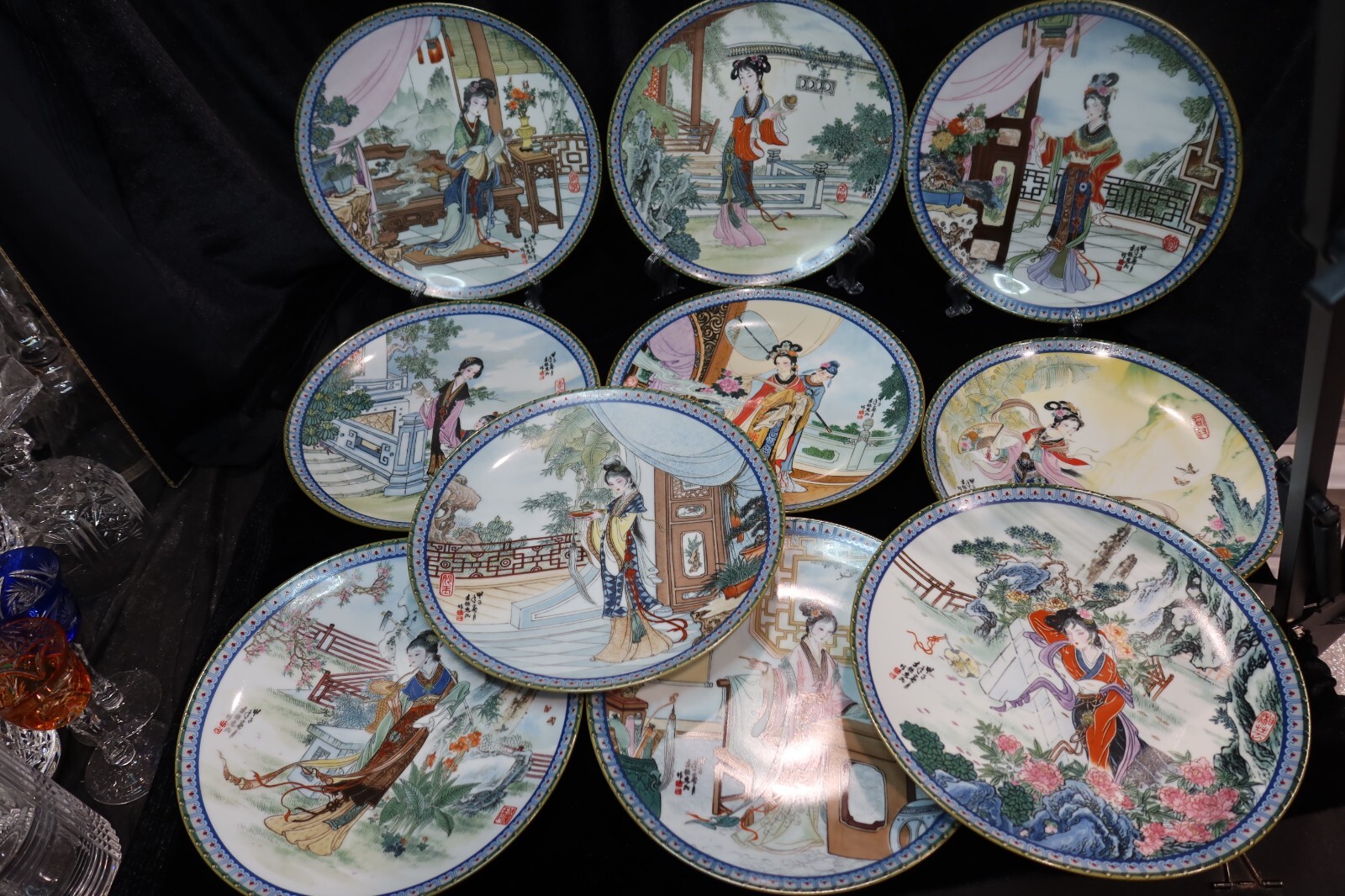 IMPERIAL JINGDEZHEN BEAUTIES THE RED MANSON 10 PLATES 8 1/2″