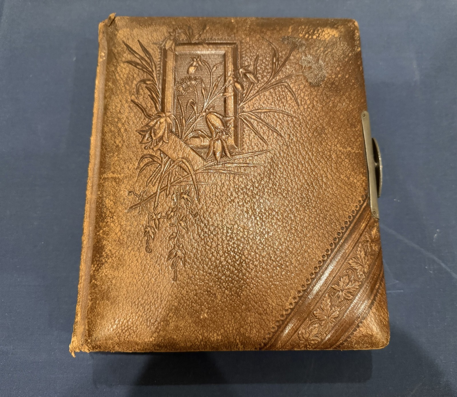Antique Victorian Photo Album 16 Cabinet Cards East London c1885-1910 with Clasp