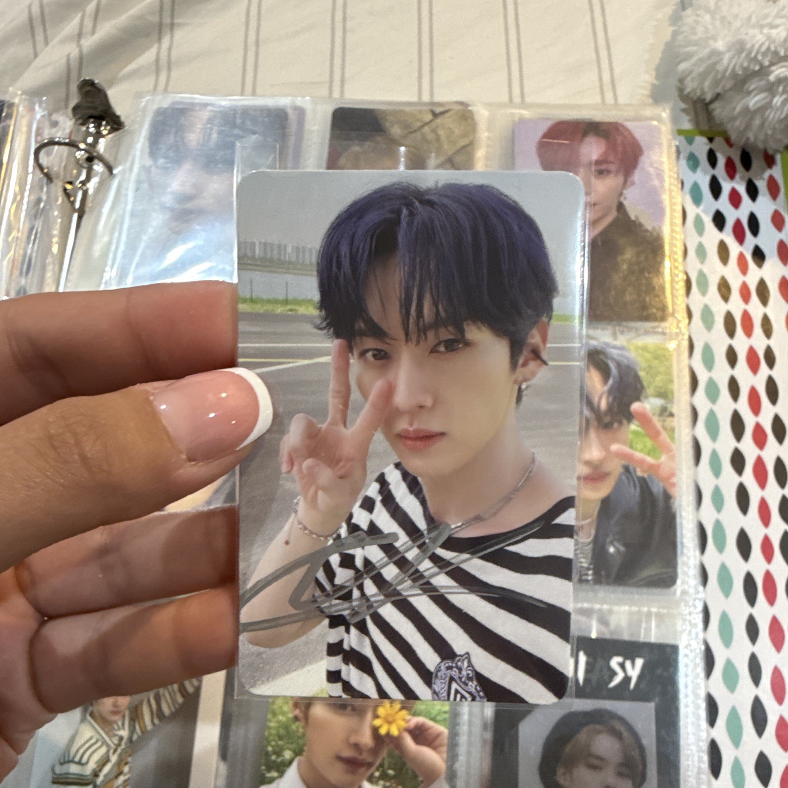 Stray Kids LeeKnow SIGNED!! Official MAXIDENT GO / No.9090 Photocard