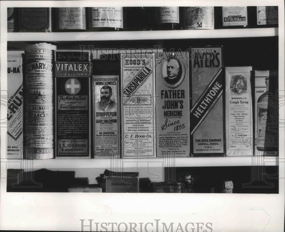 1965 Press Photo drugstore shelves at Milwaukee Museum exhibit – mjb49337