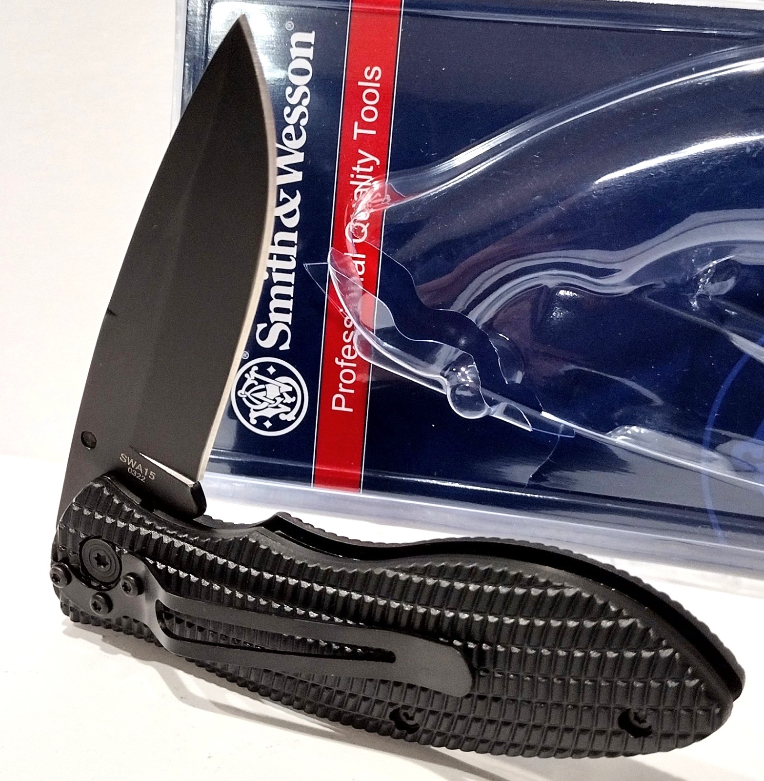 Smith & Wesson Extreme Ops Drop Point Blade Linerlock Tactical Pocket Knife EDC