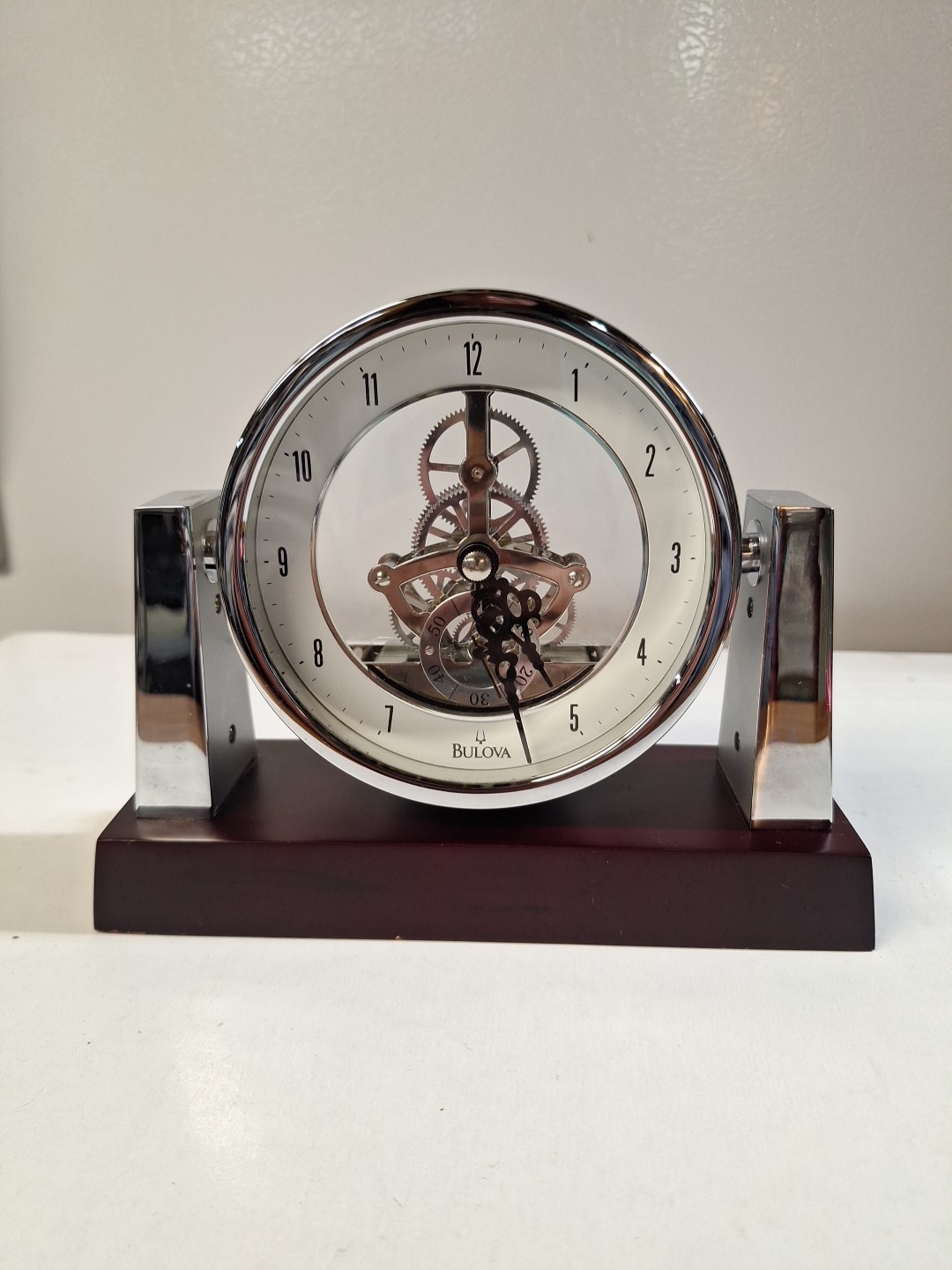Bulova B7520 Table Side DESK Clock Great Condition WORKS!
