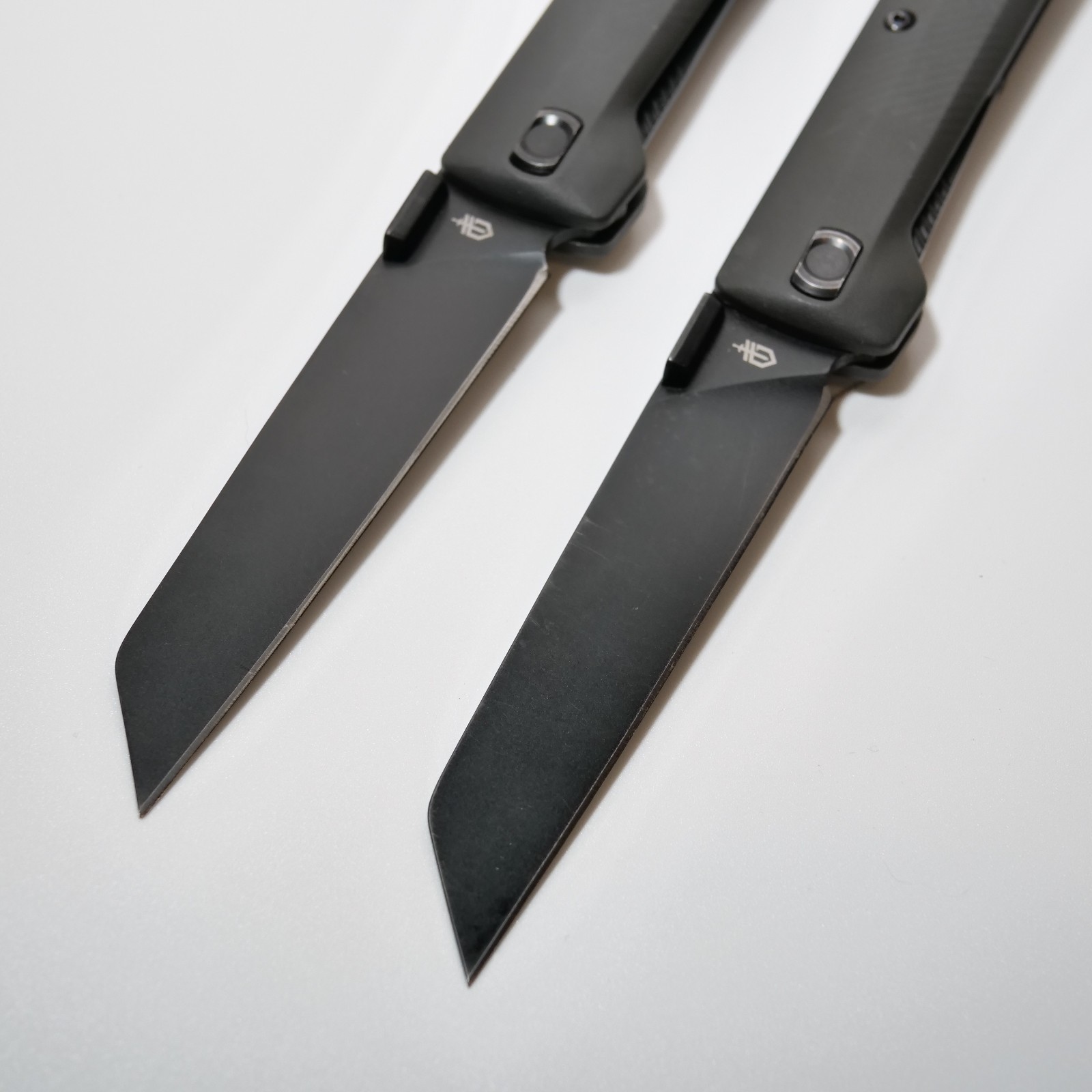 Gerber Pledge Pocket Knife Liner Lock Plain Edge Blade Omni Gray