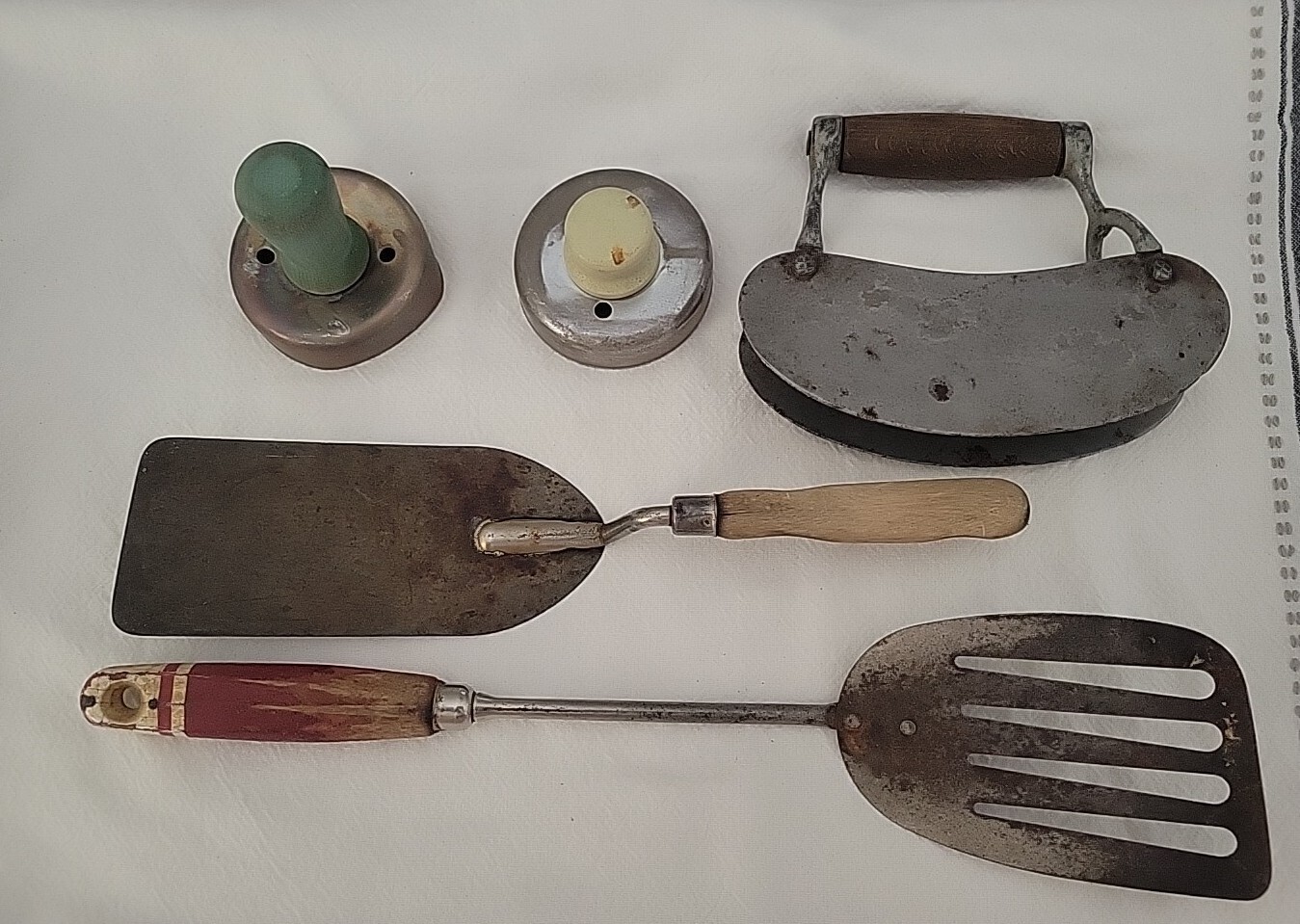 5 Decorative Farm house Wood Handle Beautiful Patina Metal Kitchen Utensil Wall