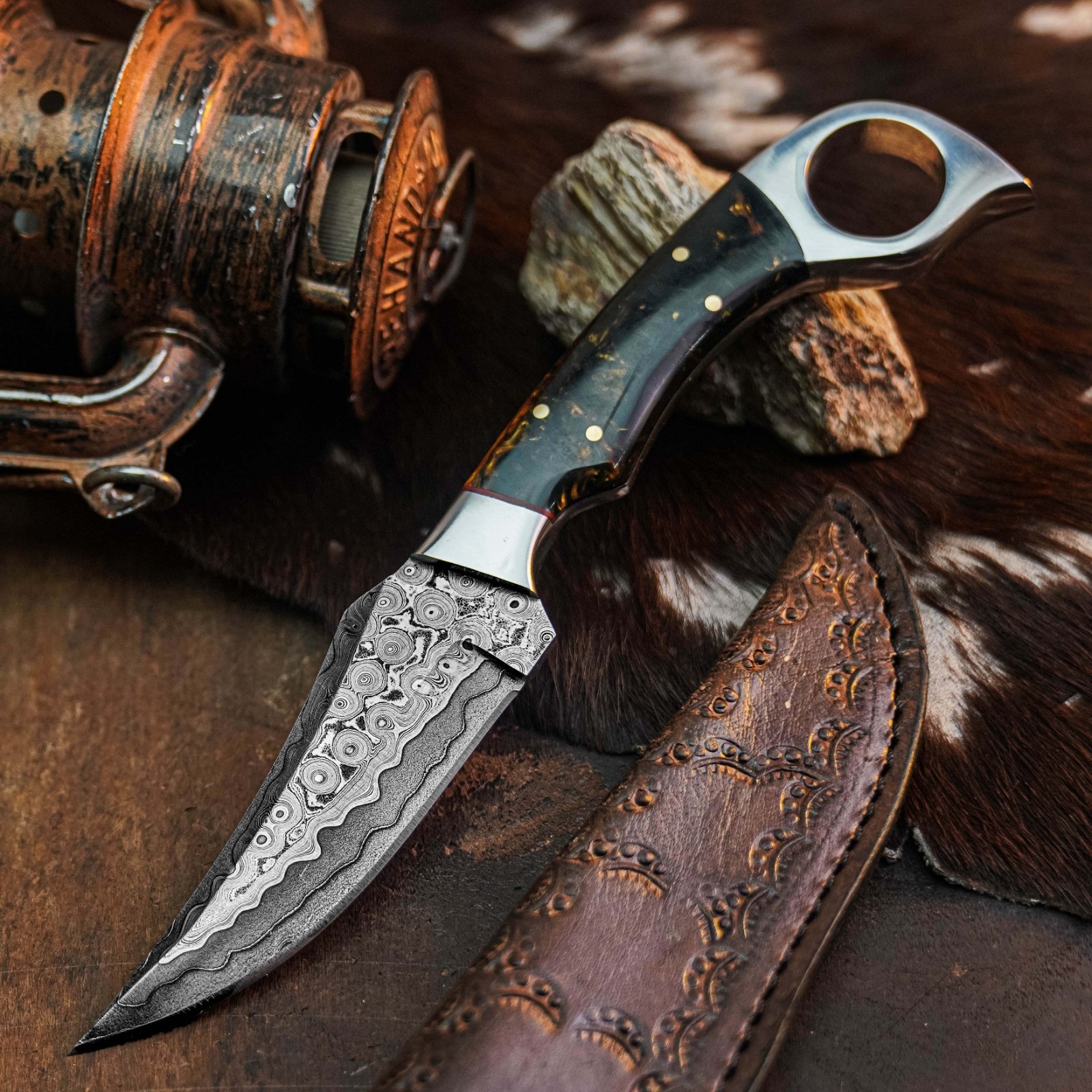 9.0″ inch Damascus Steel Hunting Knife Full Tang Resin Handle Leather Sheath