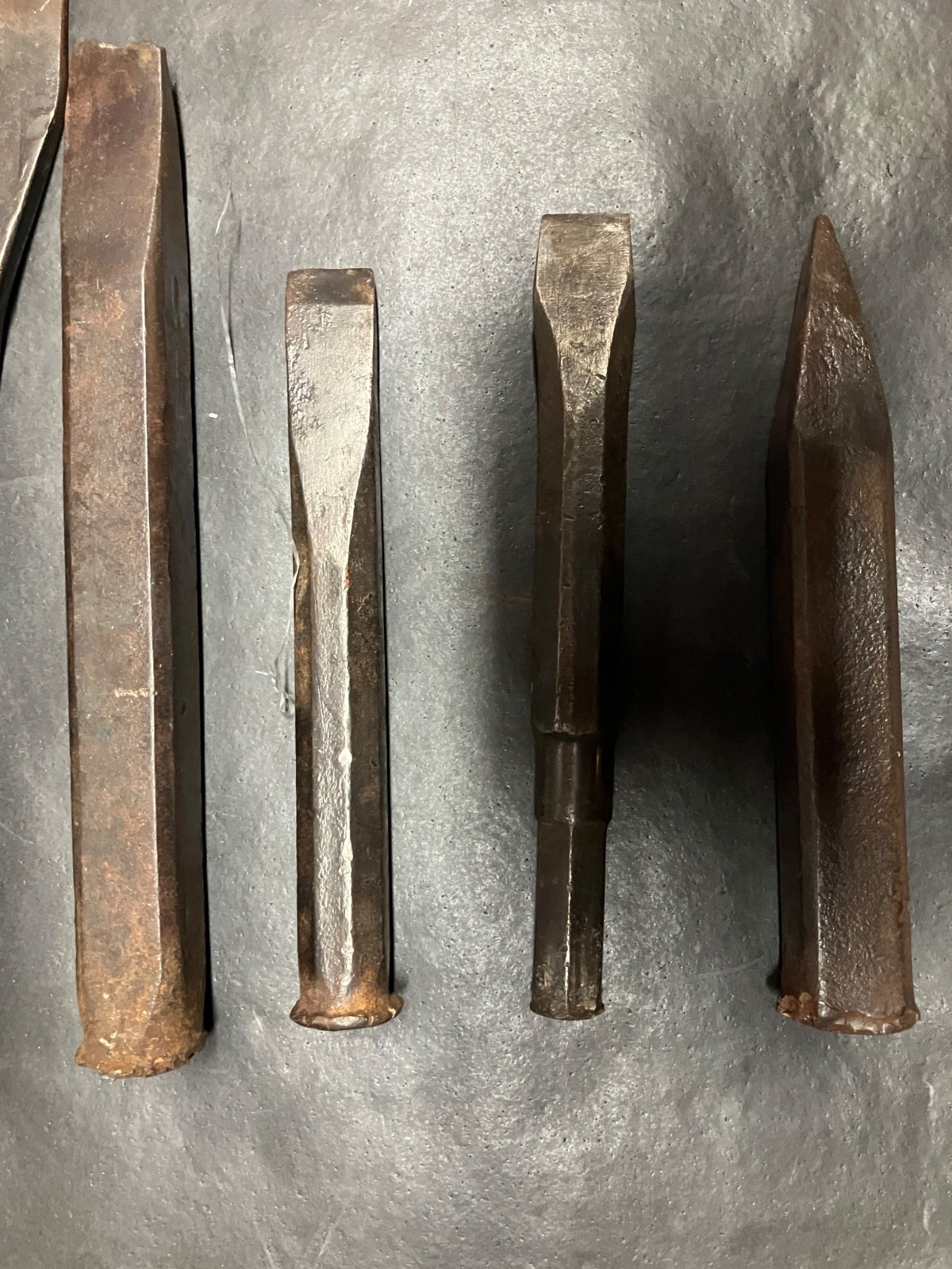 VINTAGE CHISEL AND Punches LOT OF 5 pcs. Unbranded – Used – (i)