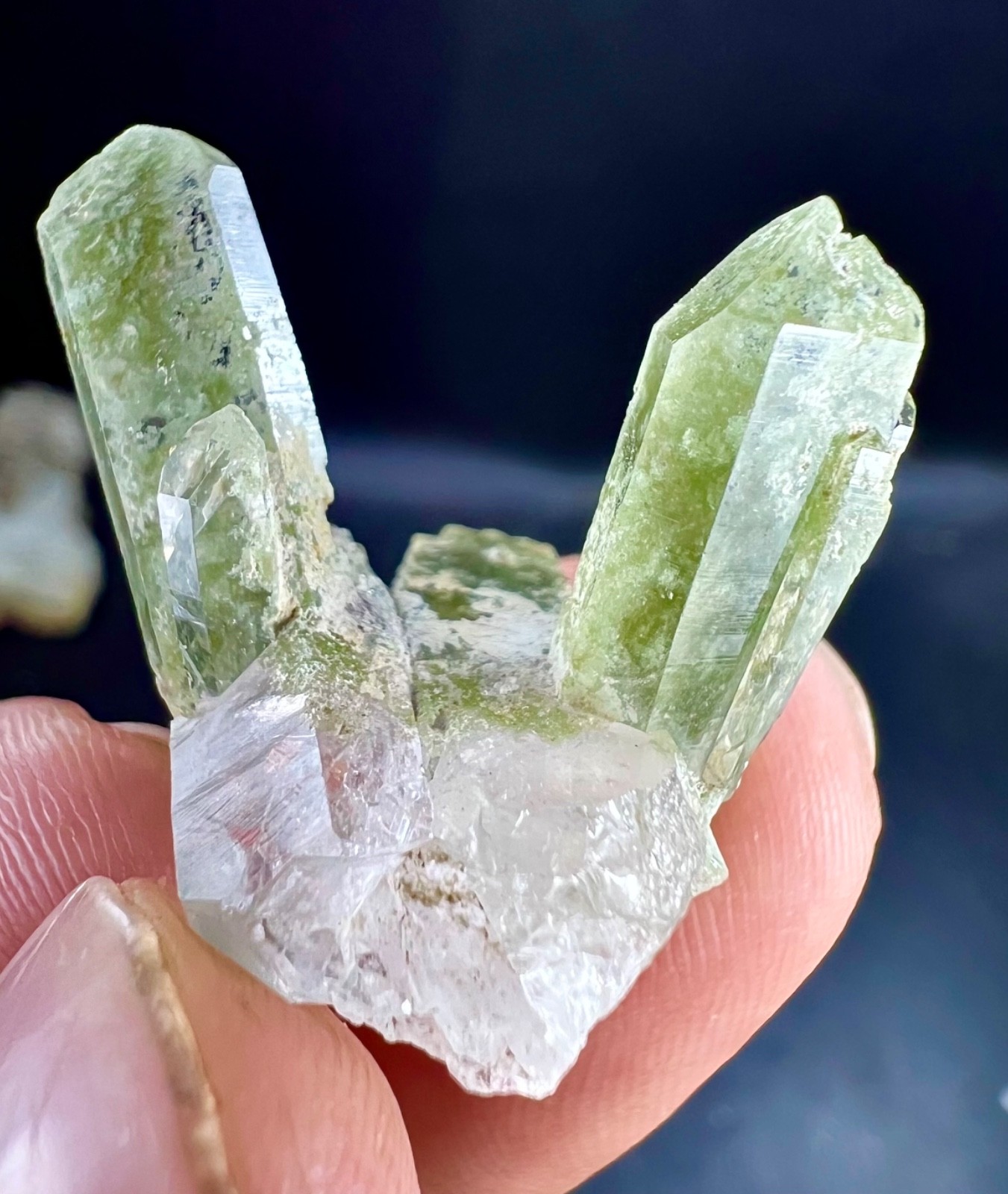 5 gram aesthetics piece of chlorine quartz Crystal specimen from Skardu Pakistan