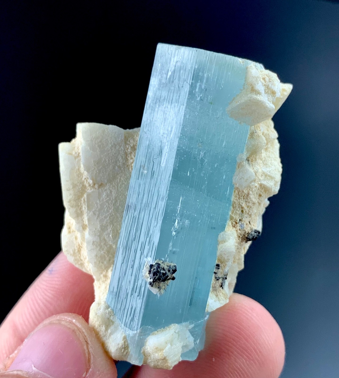 126 Carat Raw Natural Aquamarine Crystal specimen from Skardu, Pakistan