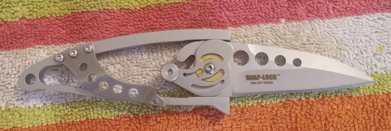 CRKT Van Hoy Snap Lock Plain Edge Knife 5102 USED WITH A SLIGHT BLEMISHED