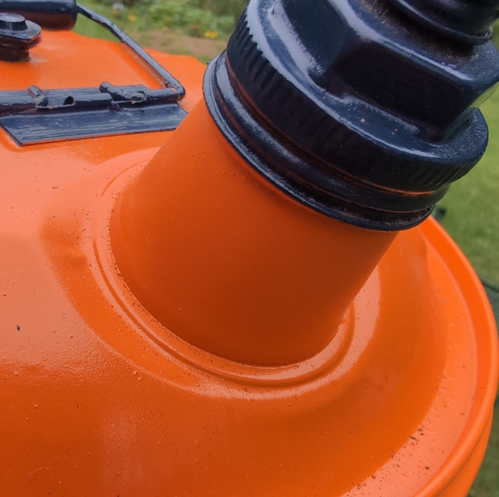 Gulf Gas Can 5 Gallons *Wood Handle*