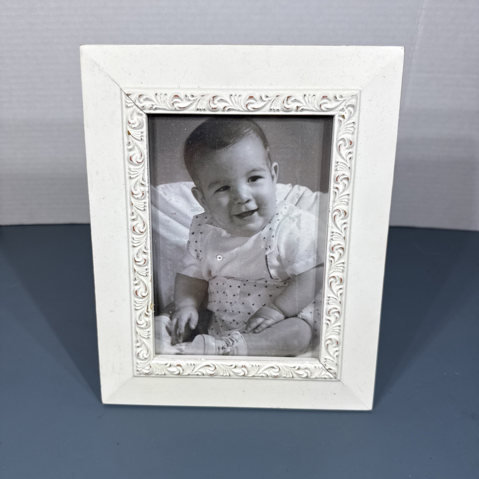 White 7.5X 9.5 Frame Holds 4X6″ Photo