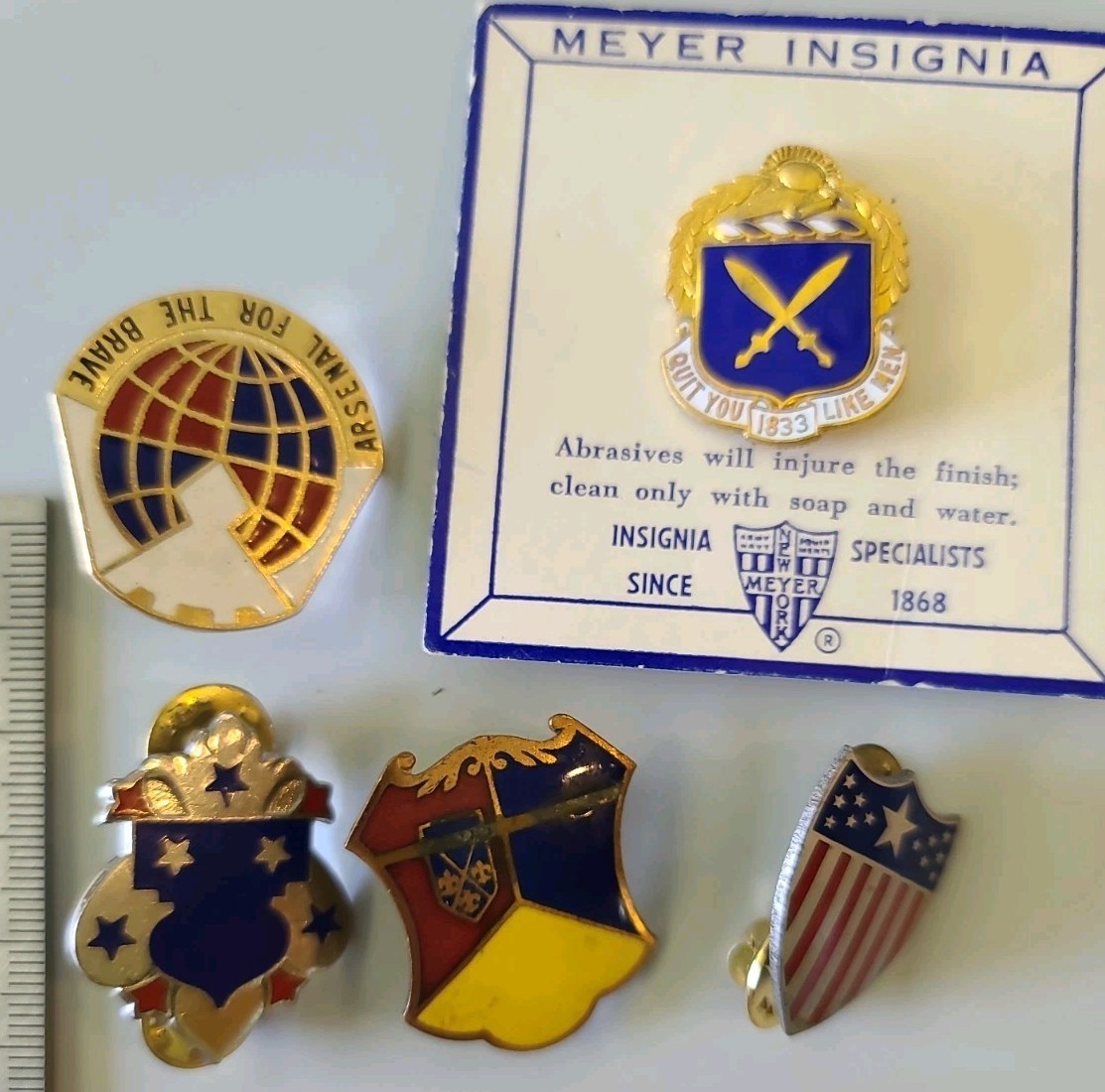 Lot of 11 US MILITARY PINS: DISTINCTIVE UNIT & OTHERS
