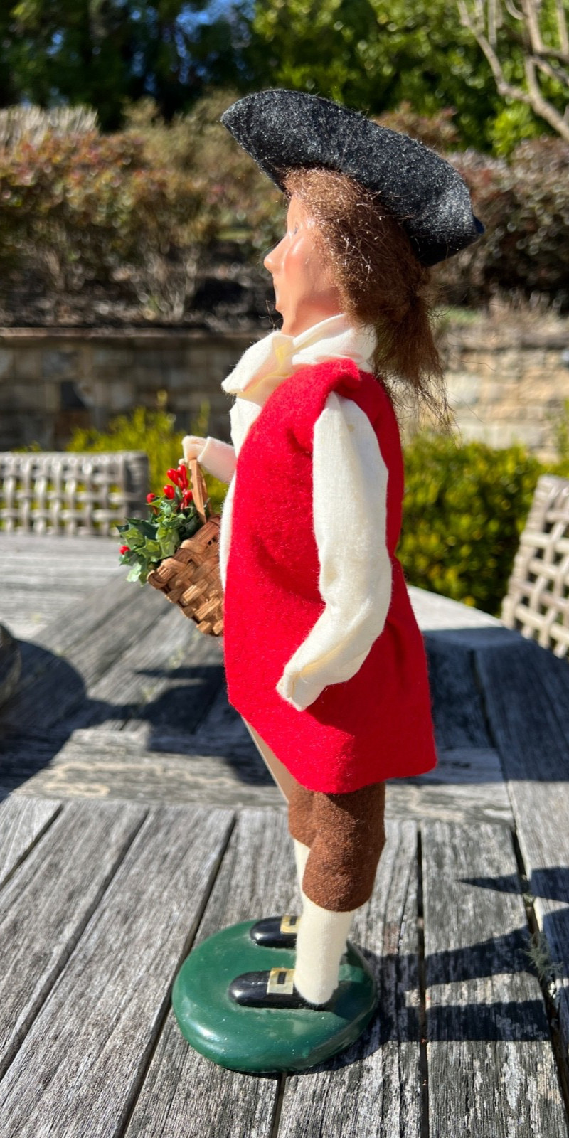 Byers’ Choice Williamsburg Collection Caroler – Colonial Figure with Basket 2001