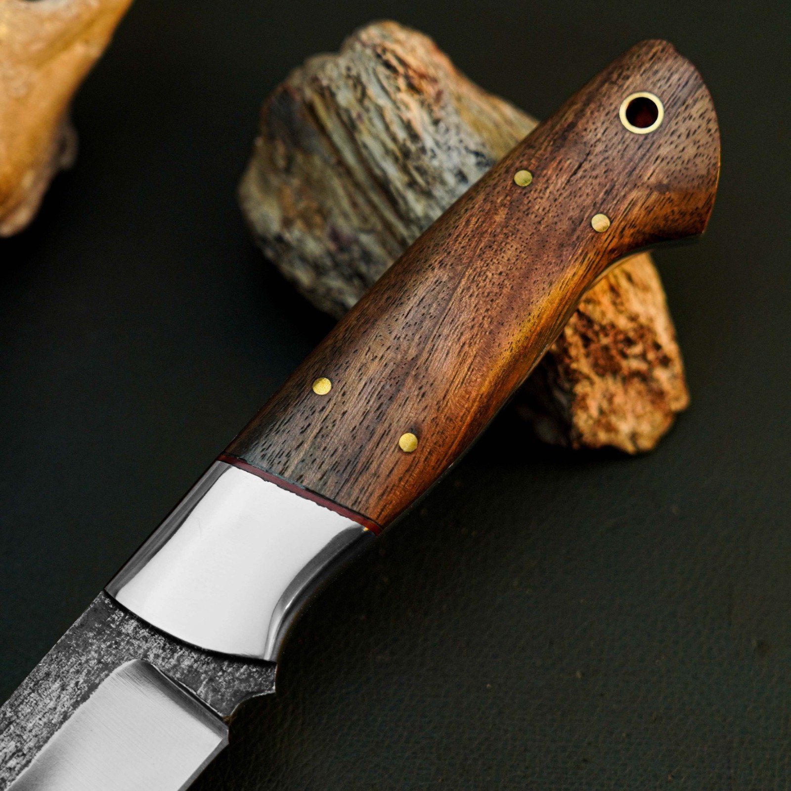 9.1 “ D2 Skinning Hunting Knife Handmade Full Tang Wood Handle Leather Sheath