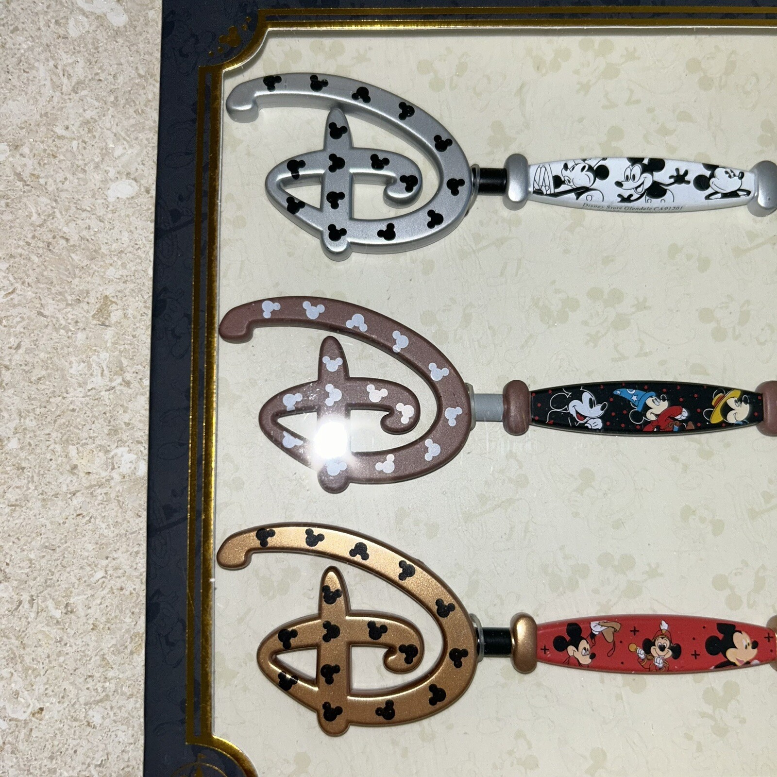 Disney Mickey Mouse Through the Years Collectible Key Set NEW