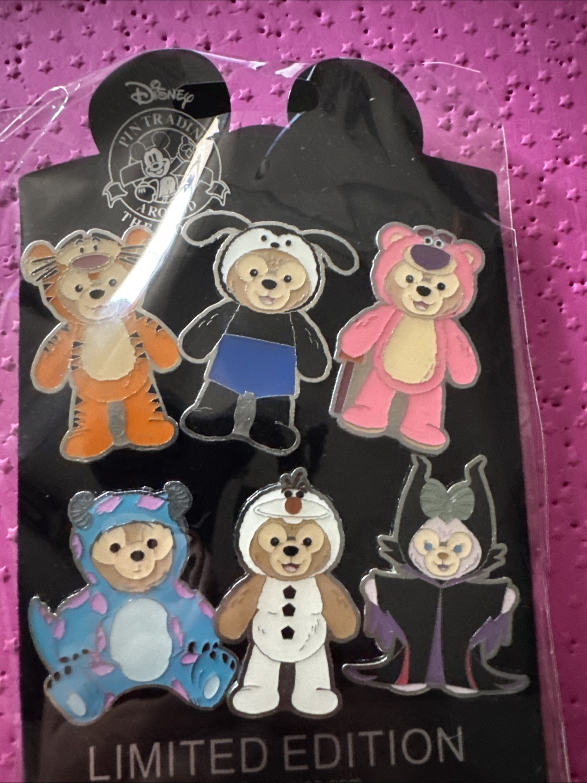 Hong Kong Disneyland – Duffy Bear Dressed as Oswald Tigger Lotso Bear Sully Olaf