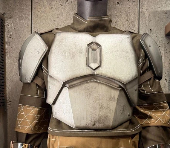 2026 Disney Parks Star Wars Galaxy’s Edge Mandalorian Beskar Armor New